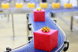 Presents_on_a_Conveyor_Belt